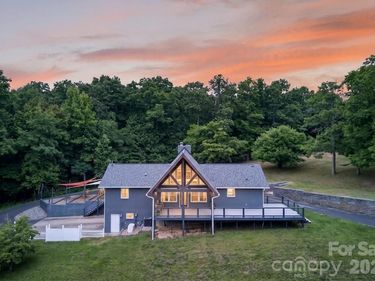 97 Whippoorwill Lane , Fairview, NC 28730