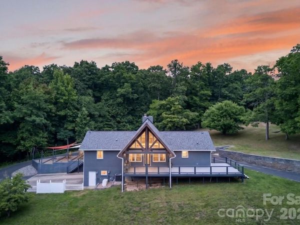 97 Whippoorwill Lane , Fairview, NC 28730