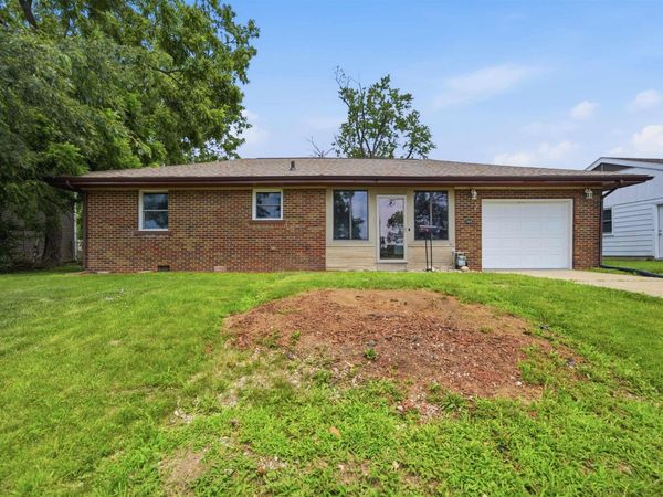 1113 W WESTWOOD Drive, Peoria, IL 61614