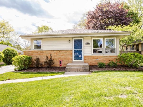 4123 N 95th STREET, Wauwatosa, WI 53222