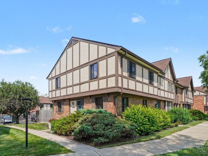7492 Knights Knoll Court, Unit 192, West Chester, OH 45069 Photo 2
