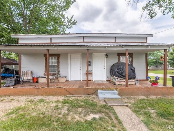 102 E Charles Street, Doniphan, MO 63935