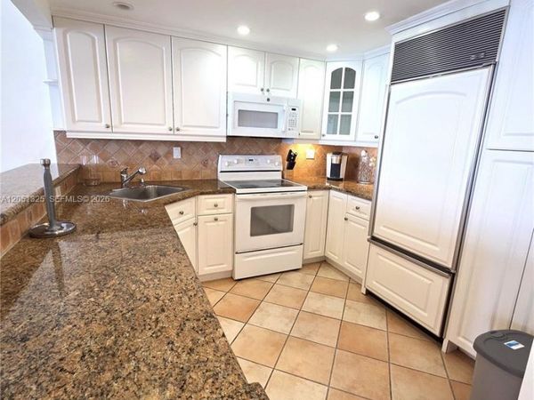 2625 Collins Ave , Unit 1506, Miami Beach, FL 33140