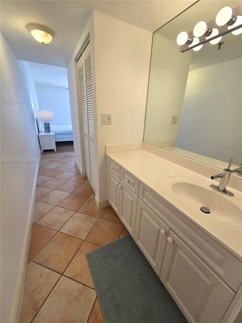 2625 Collins Ave , Unit 1506, Miami Beach, FL 33140 Photo