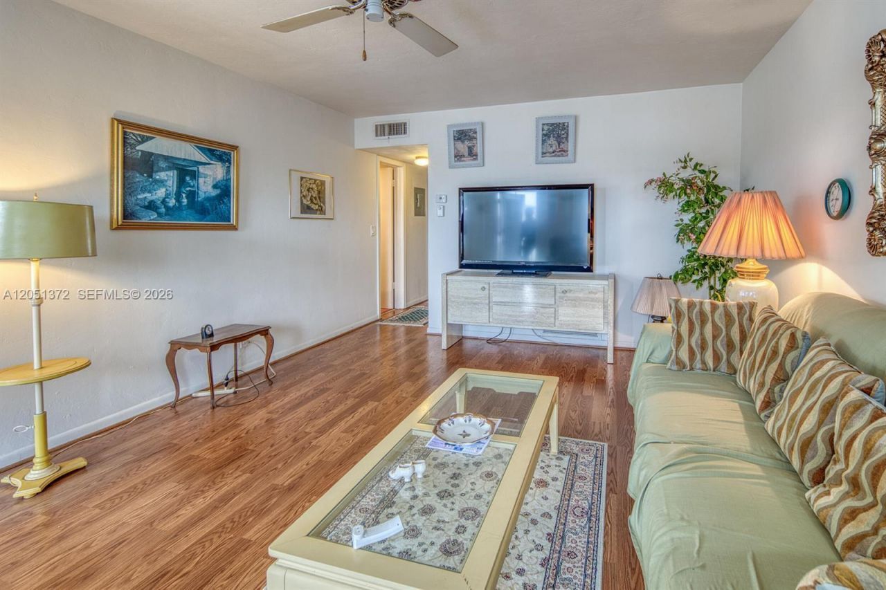 2440 Lake Osborne Dr , Unit 210, Lake Worth, FL 33461 Photo