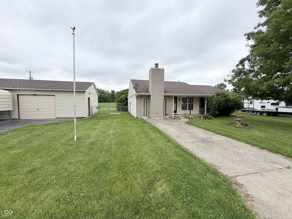 136 W Lutz Drive, Bunker Hill, IN 46914
