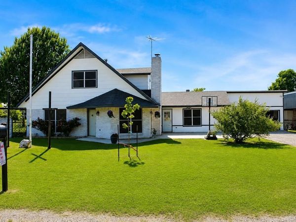 121 Port O Call Court, Runaway Bay, TX 76426