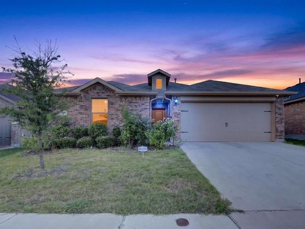 9745 Mint Hill Drive, Fort Worth, TX 76108