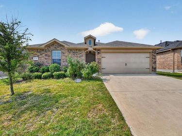 9745 Mint Hill Drive, Fort Worth, TX 76108