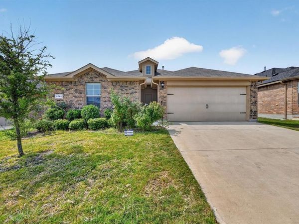 9745 Mint Hill Drive, Fort Worth, TX 76108