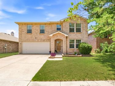 1828 Kittredge Way, Fort Worth, TX 76247