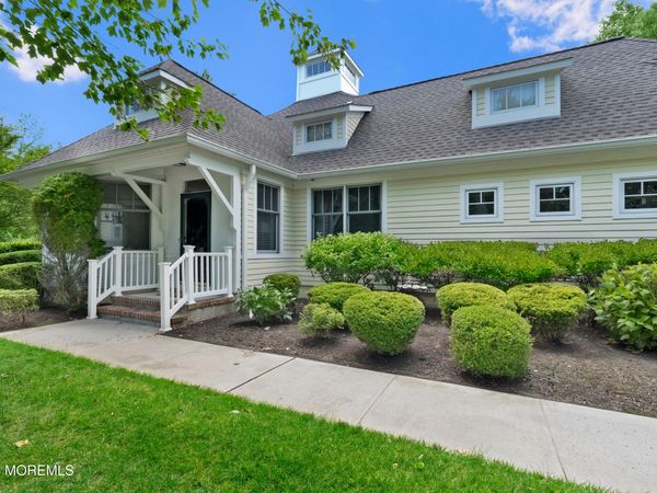 87 Thornbrooke Drive, Shrewsbury Boro, NJ 07702