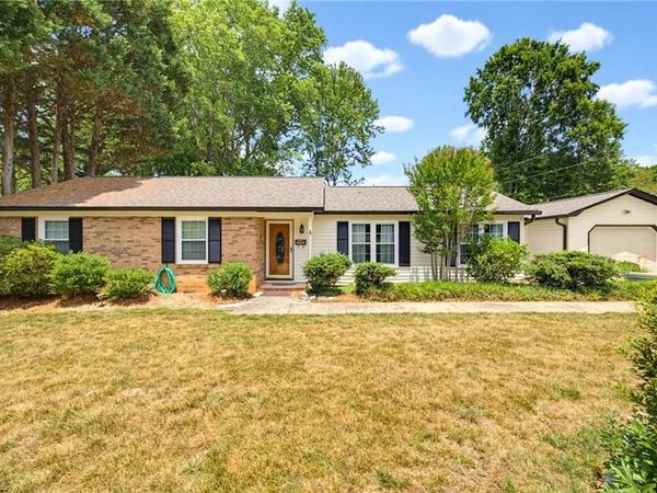 4811 Spilsby Lane, Winston-Salem, NC 27104