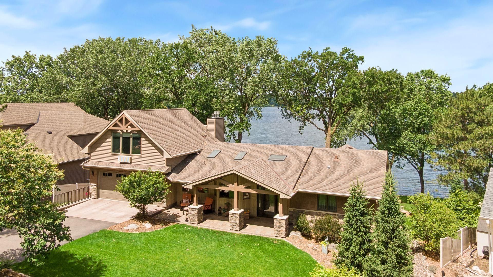 920 Pershing Circle , Burnsville, MN 55306