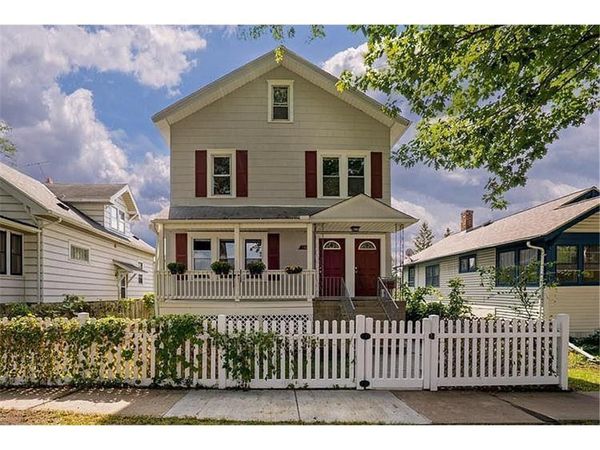 956 Juno Avenue , Saint Paul, MN 55102