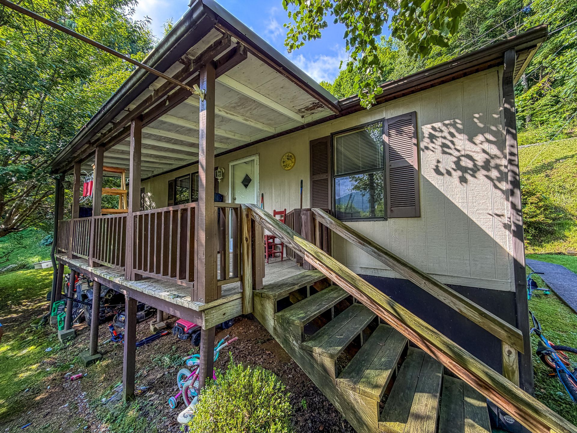 299 George Neil Hill Left Road, Pineville, KY 40977
