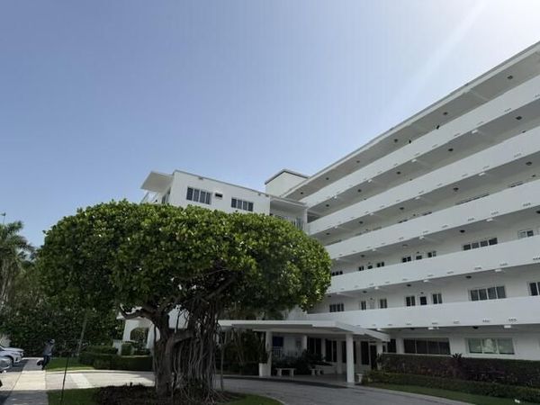 33 S Ocean Avenue, Unit 108, Palm Beach Shores, FL 33404