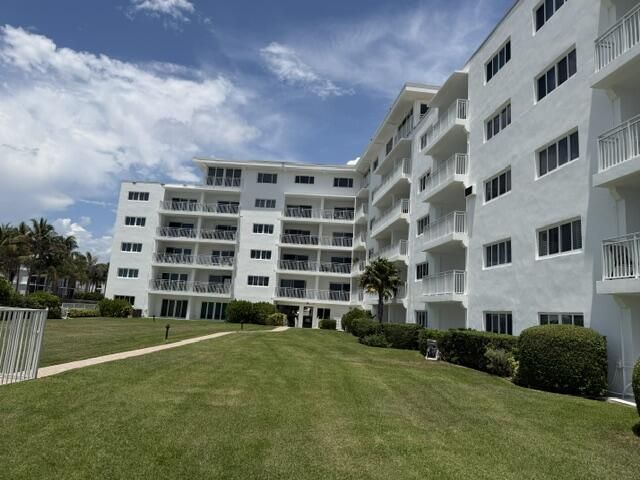 33 S Ocean Avenue, Unit 108, Palm Beach Shores, FL 33404 Photo