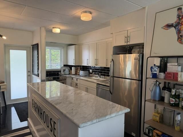 33 S Ocean Avenue, Unit 108, Palm Beach Shores, FL 33404 Photo