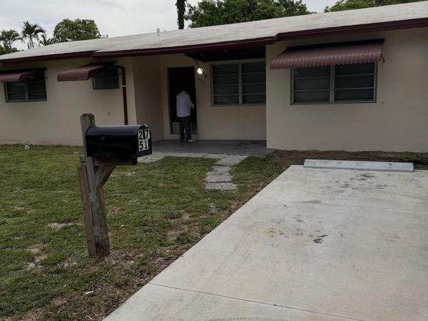 2751 NE 3rd Avenue, Pompano Beach, FL 33064