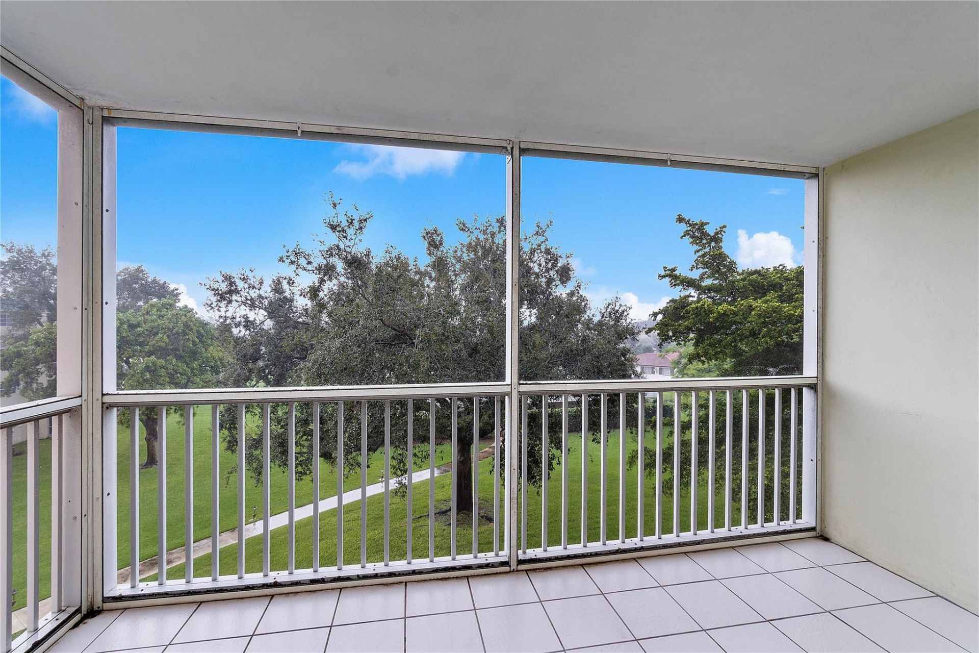 9101 W Sample Road, Unit 402, Coral Springs, FL 33065 Photo