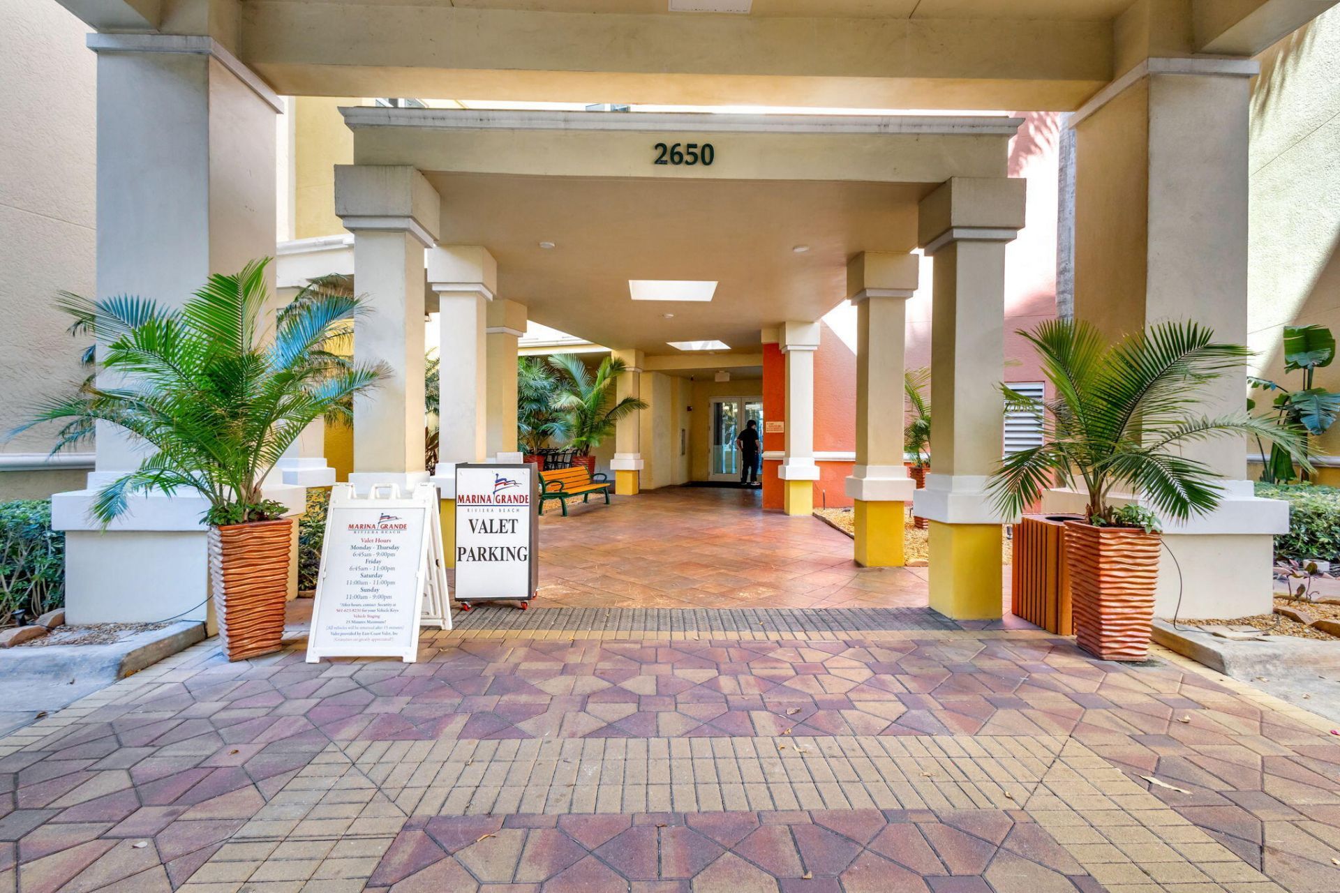 2650 Lake Shore Drive, Unit 1005, Riviera Beach, FL 33404 Photo