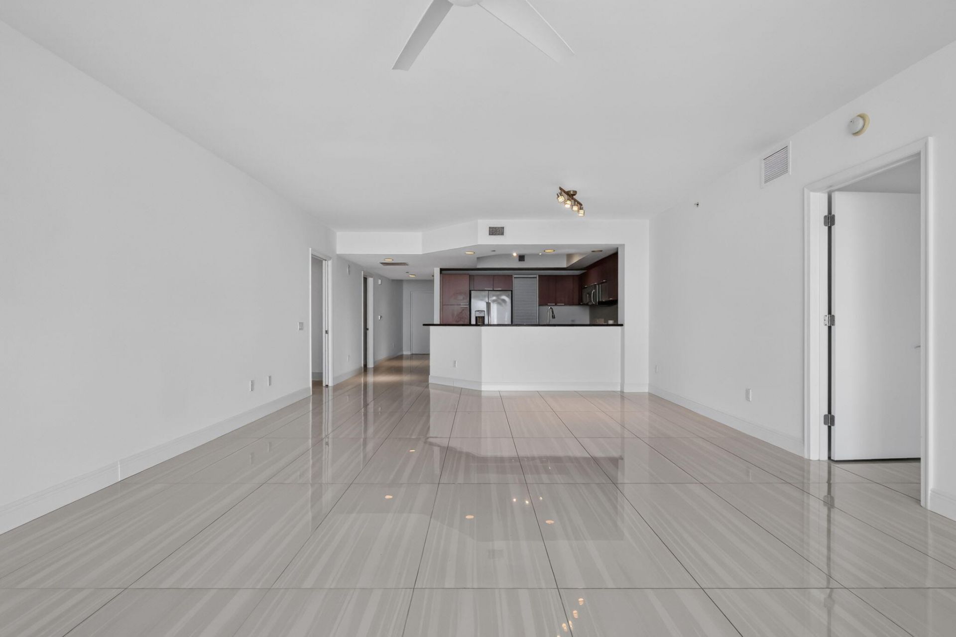 2650 Lake Shore Drive, Unit 1005, Riviera Beach, FL 33404 Photo