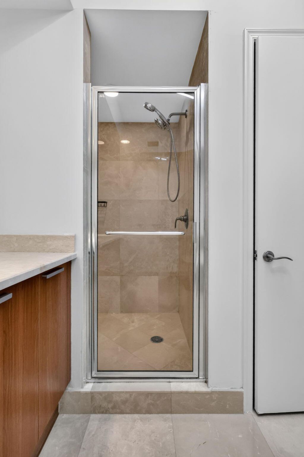 2650 Lake Shore Drive, Unit 1005, Riviera Beach, FL 33404 Photo