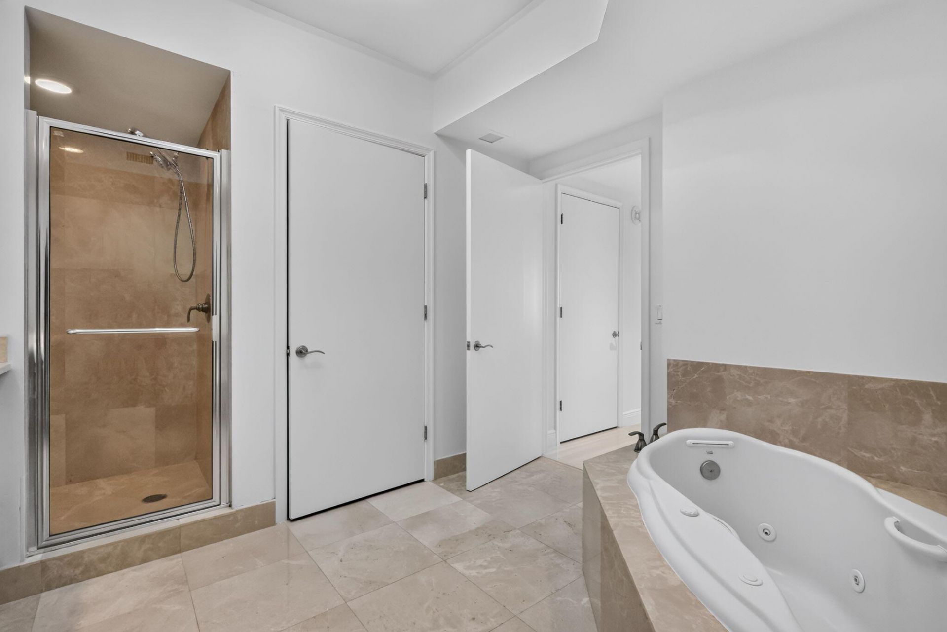 2650 Lake Shore Drive, Unit 1005, Riviera Beach, FL 33404 Photo