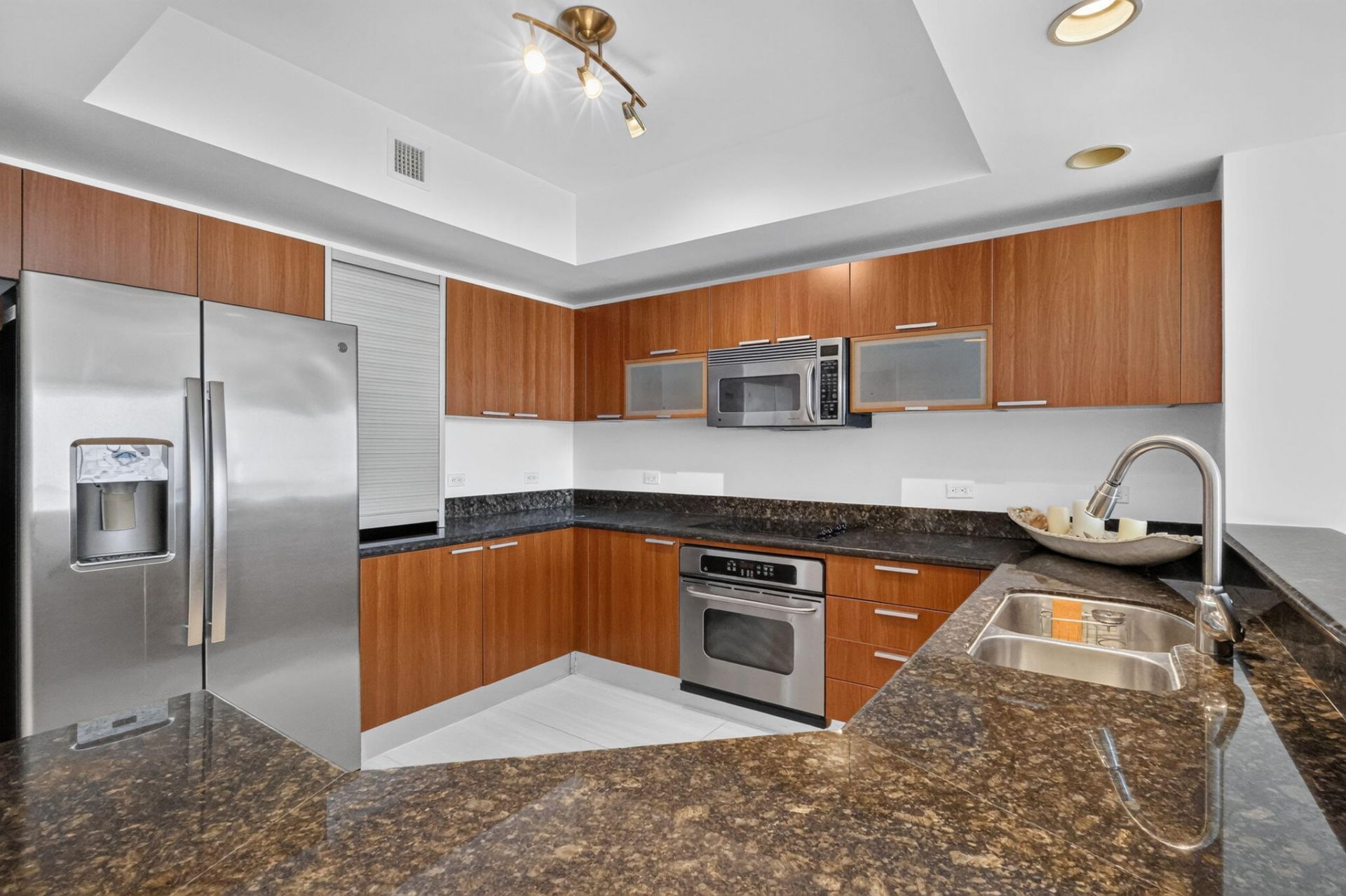 2650 Lake Shore Drive, Unit 1005, Riviera Beach, FL 33404 Photo