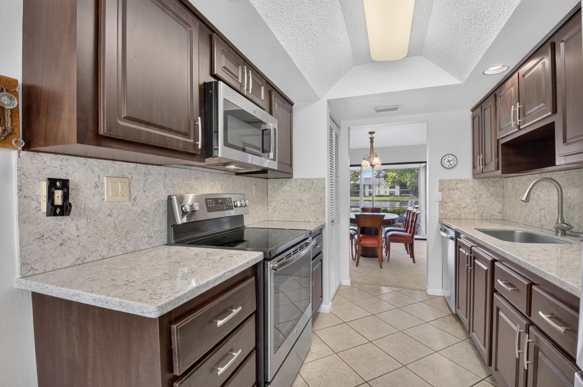 6800 Willow Wood Drive, Unit 905, Boca Raton, FL 33434 Photo