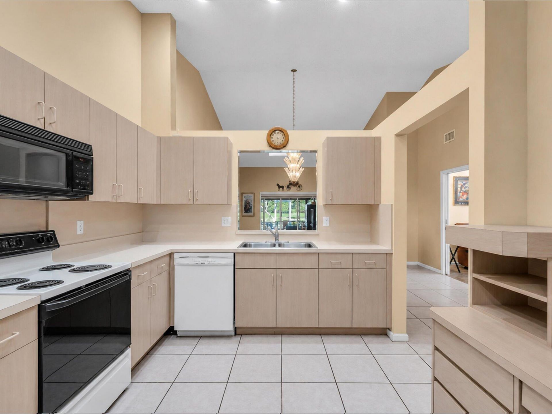 7036 Summer Tree Drive, Unit B, Boynton Beach, FL 33437 Photo