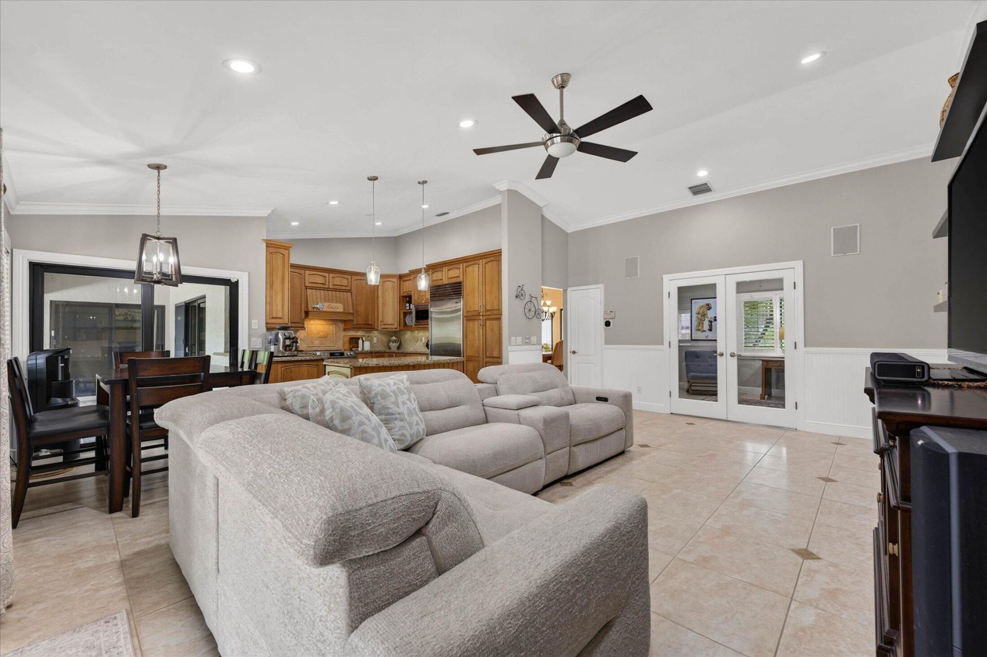 20250 NW 5th Street, Pembroke Pines, FL 33029 Photo