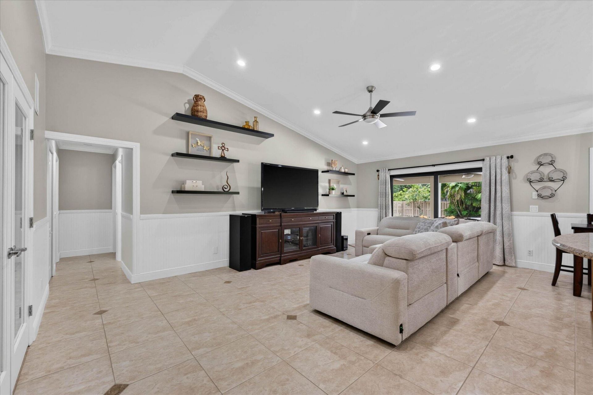 20250 NW 5th Street, Pembroke Pines, FL 33029 Photo