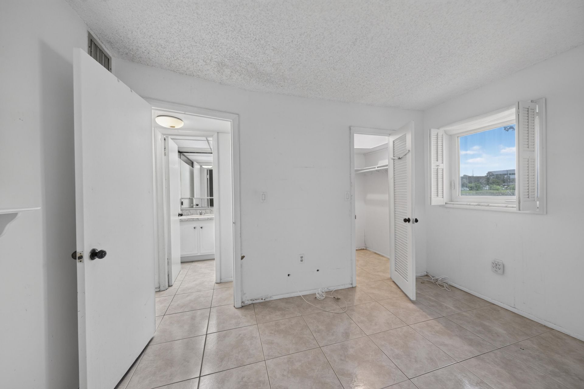 8101 N Sunrise Lakes Drive N, Unit 112, Sunrise, FL 33322 Photo
