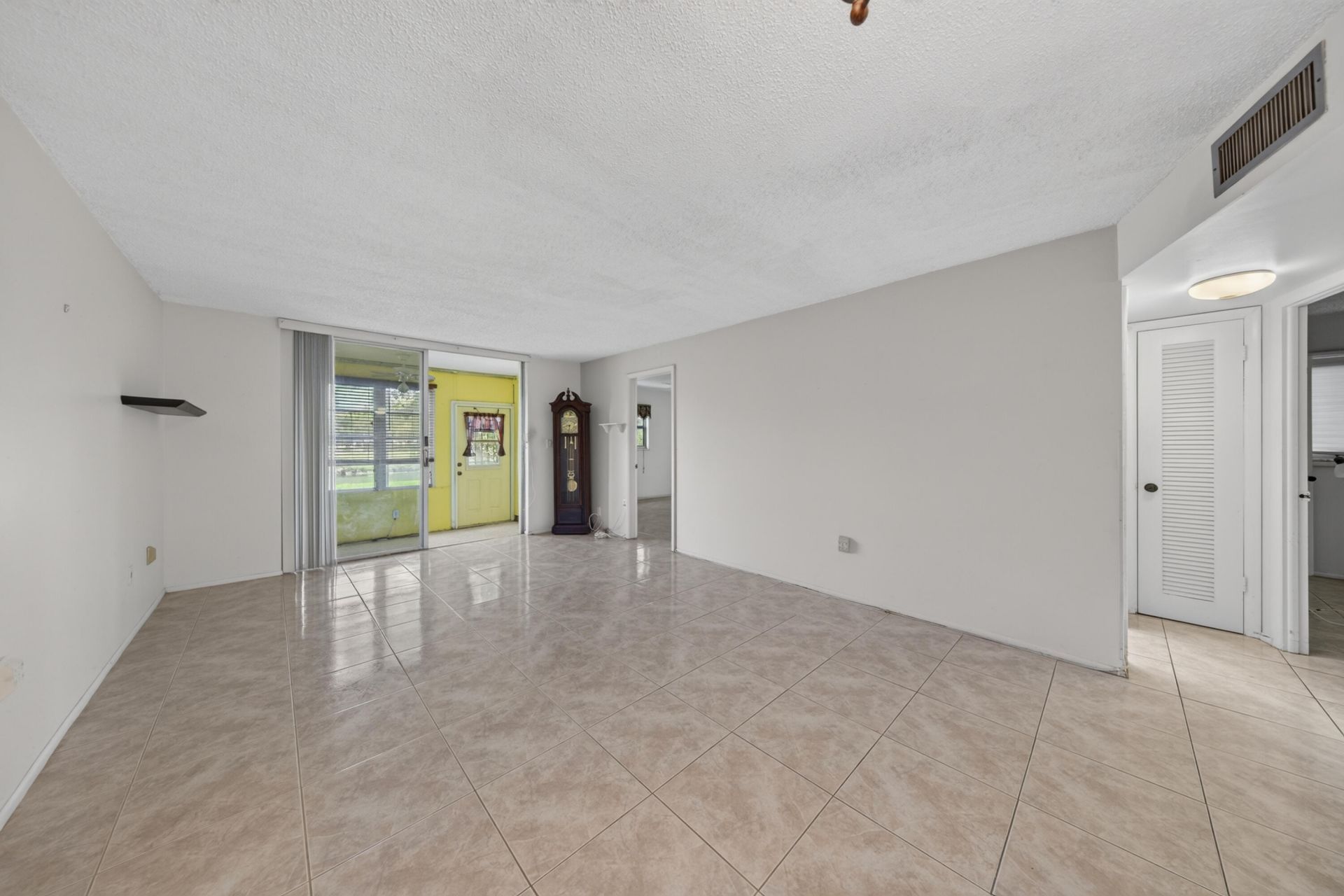 8101 N Sunrise Lakes Drive N, Unit 112, Sunrise, FL 33322 Photo