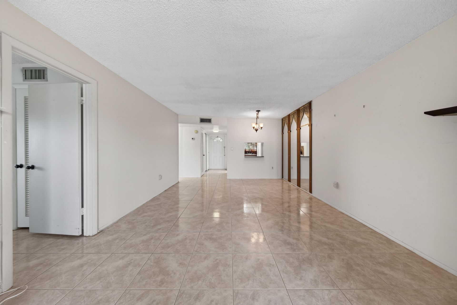 8101 N Sunrise Lakes Drive N, Unit 112, Sunrise, FL 33322 Photo