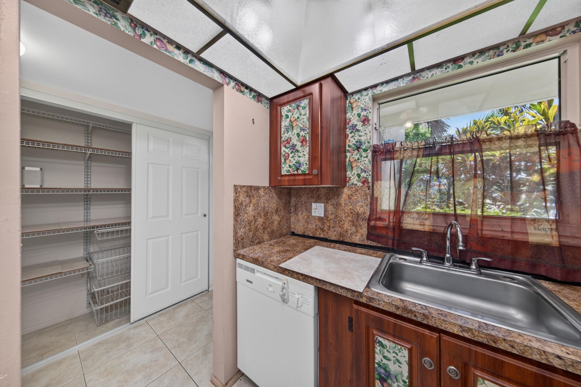 8101 N Sunrise Lakes Drive N, Unit 112, Sunrise, FL 33322 Photo