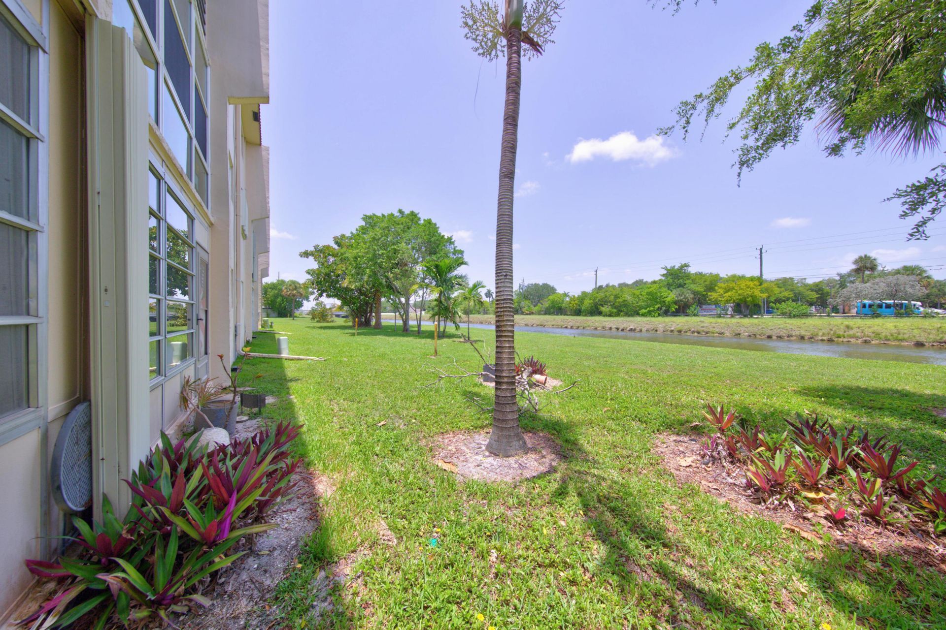 8101 N Sunrise Lakes Drive N, Unit 112, Sunrise, FL 33322 Photo