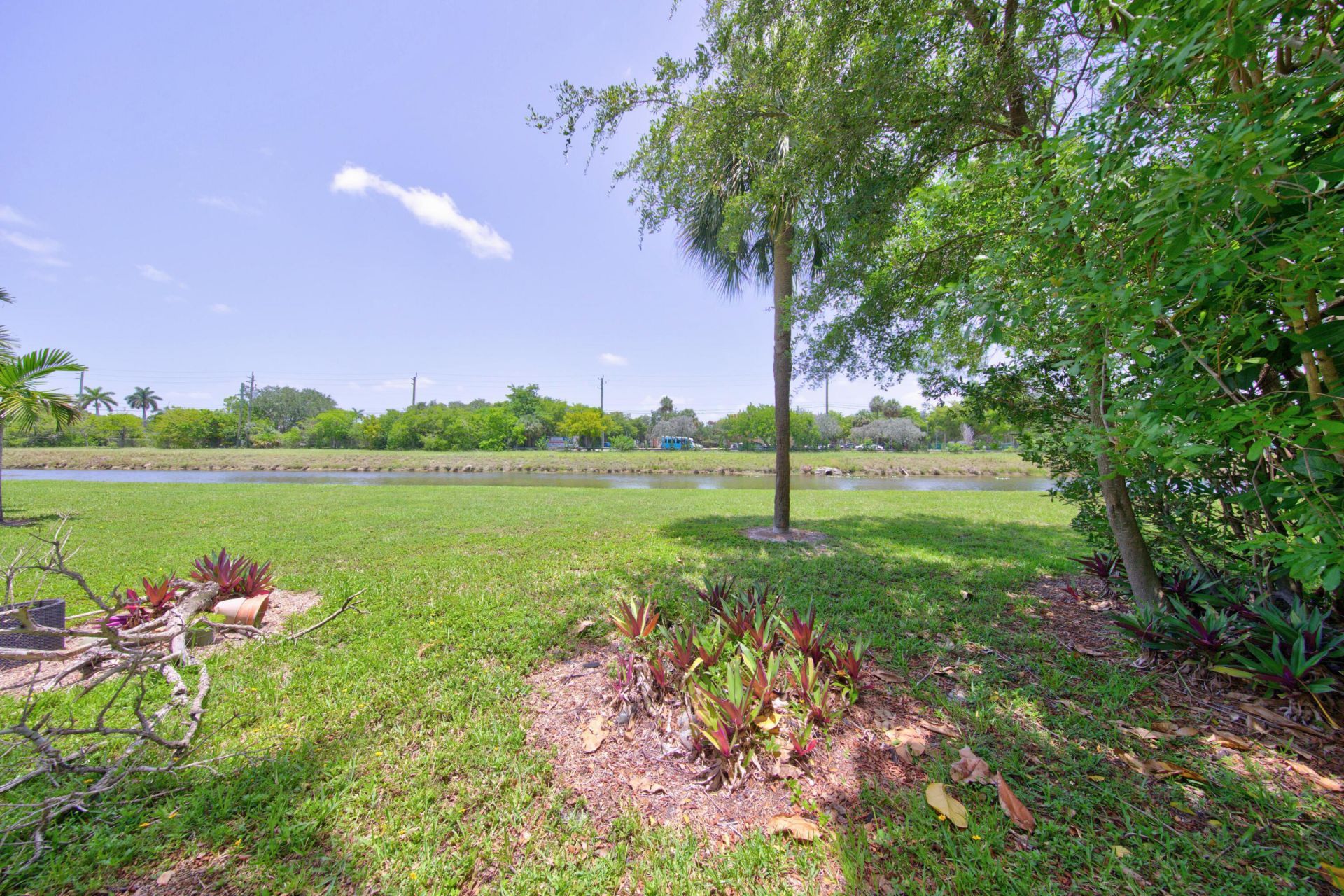 8101 N Sunrise Lakes Drive N, Unit 112, Sunrise, FL 33322 Photo