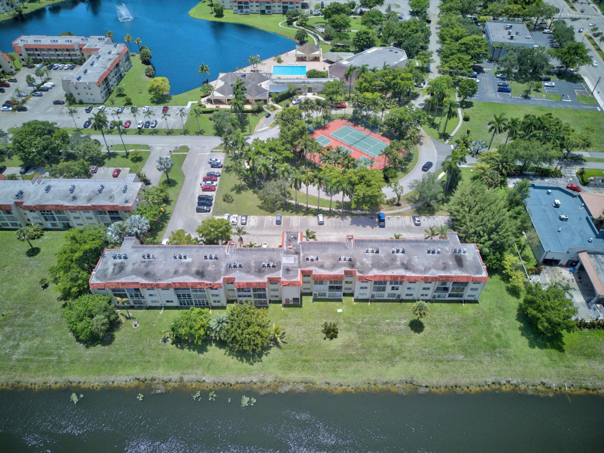 8101 N Sunrise Lakes Drive N, Unit 112, Sunrise, FL 33322 Photo