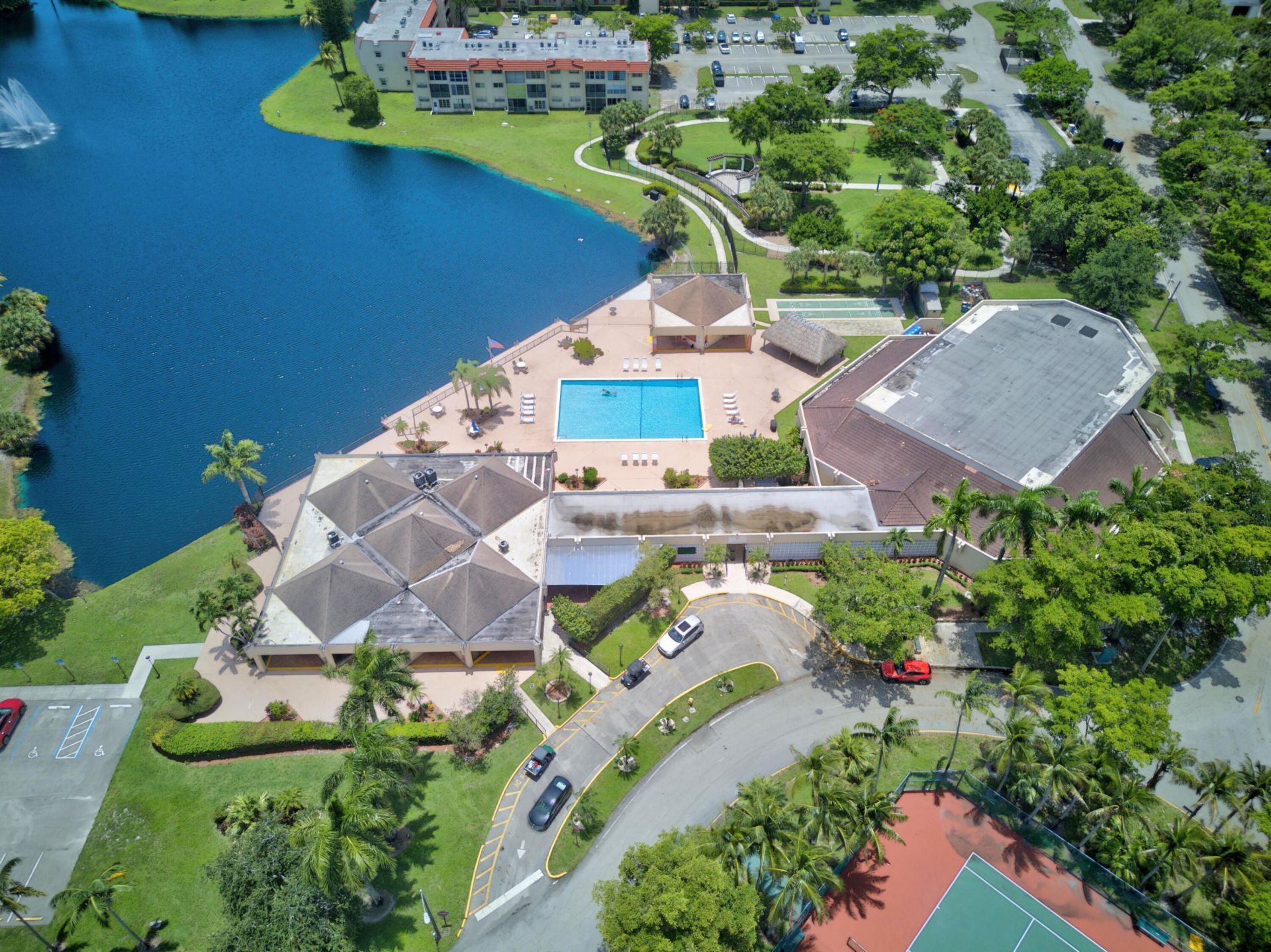 8101 N Sunrise Lakes Drive N, Unit 112, Sunrise, FL 33322 Photo