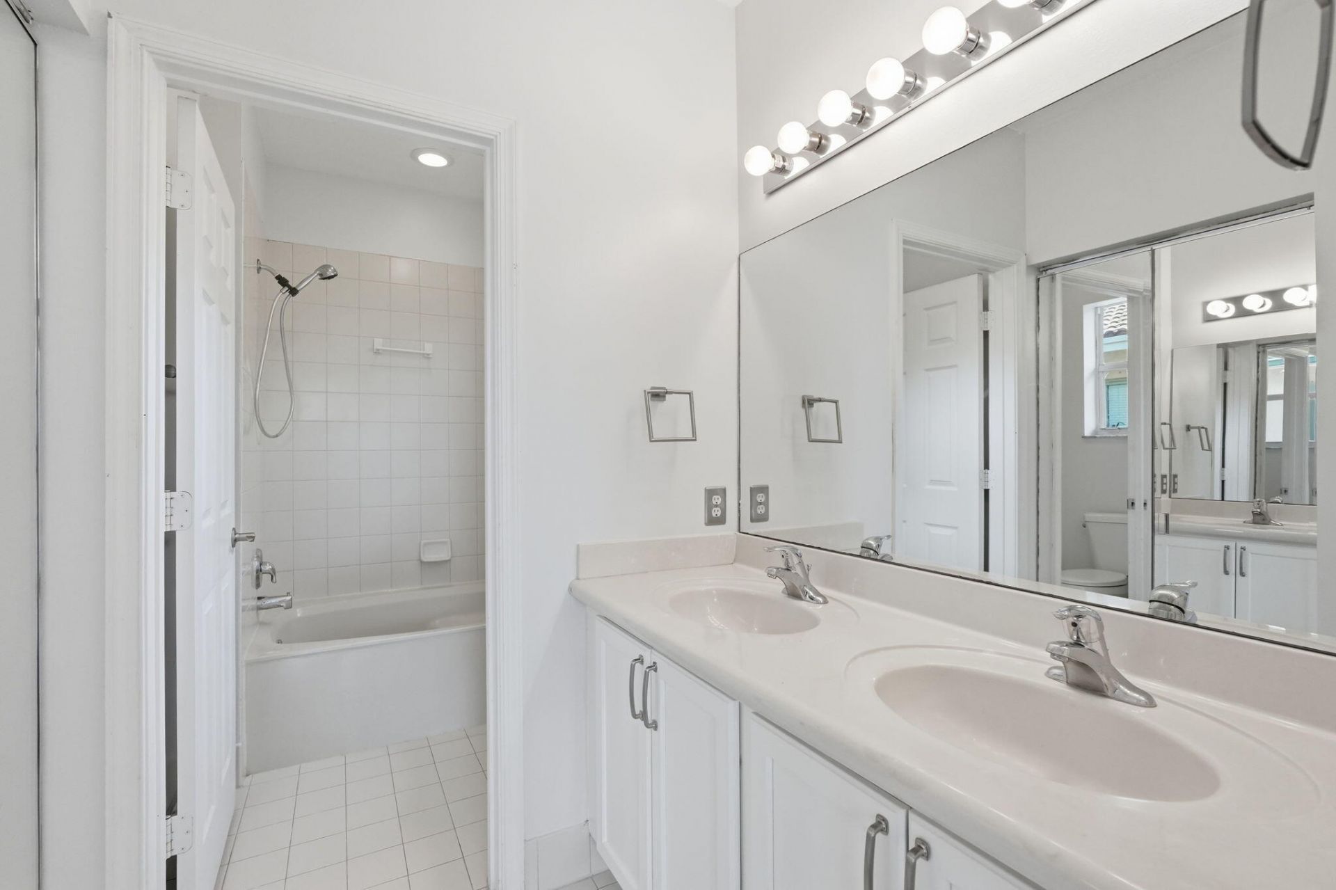 3261 Scarletta Drive, Riviera Beach, FL 33404 Photo
