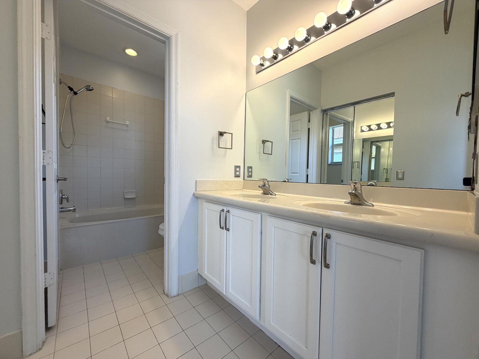 3261 Scarletta Drive, Riviera Beach, FL 33404 Photo