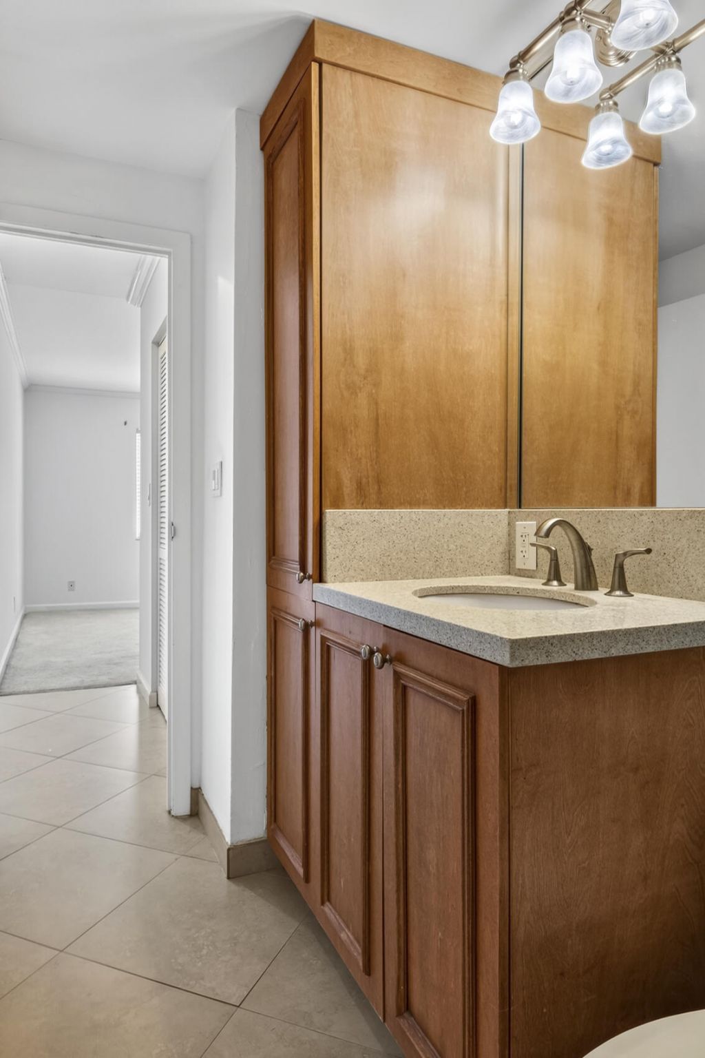 13 Jacaranda Drive, Unit 214, Plantation, FL 33324 Photo