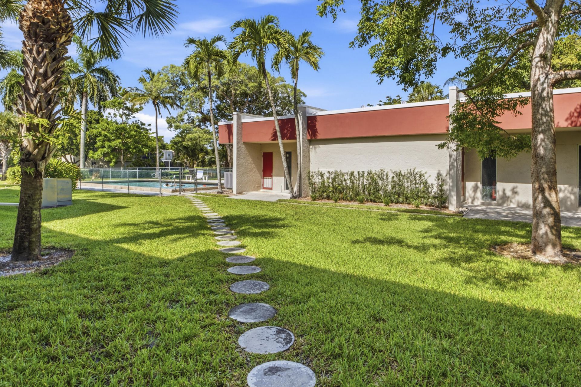 13 Jacaranda Drive, Unit 214, Plantation, FL 33324 Photo