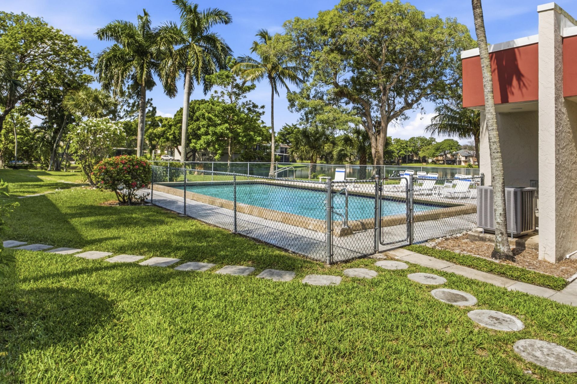 13 Jacaranda Drive, Unit 214, Plantation, FL 33324 Photo