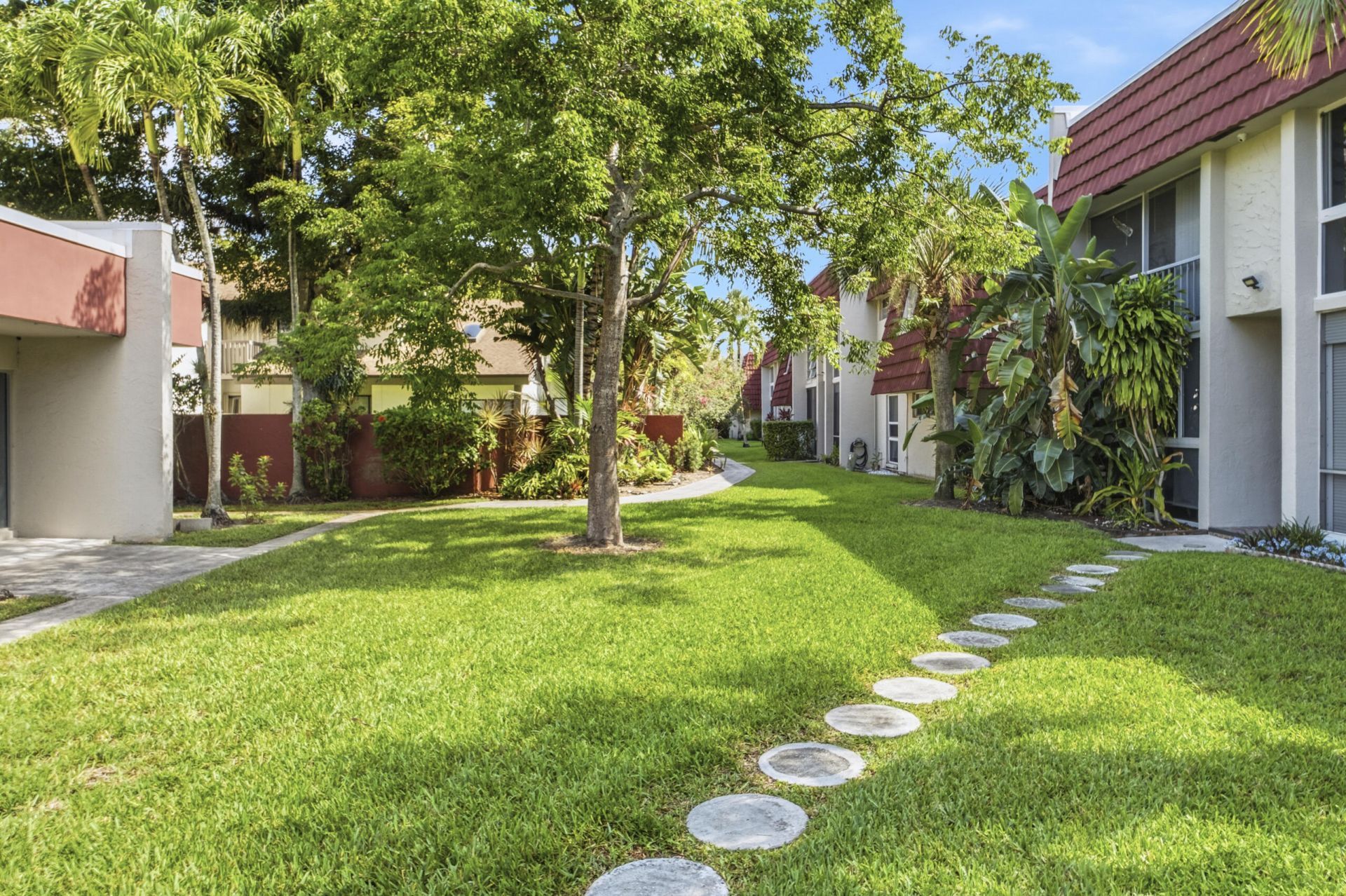 13 Jacaranda Drive, Unit 214, Plantation, FL 33324 Photo