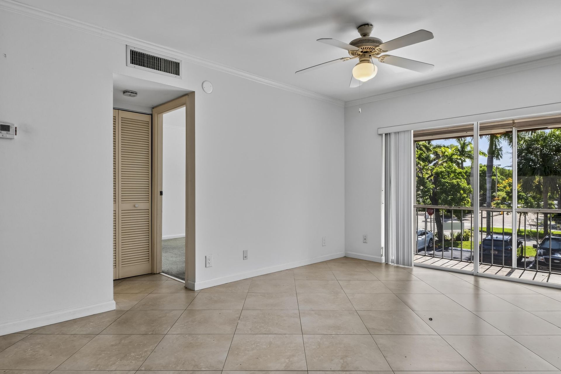 13 Jacaranda Drive, Unit 214, Plantation, FL 33324 Photo