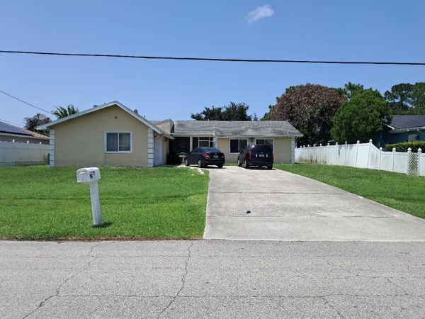 441 SW Todd Avenue, Port St. Lucie, FL 34983